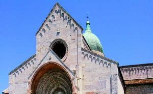 images/gallery-conero/006-cattedrale_di_San_Ciriaco_patrono_di_Ancona.jpg